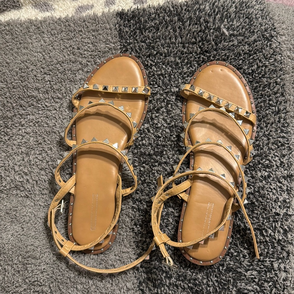 Women’s brown Cushionaire Spike Sandals